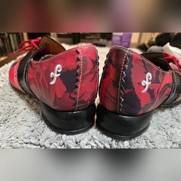 Fluevog Size 6, Rose Print Fellowships - Picture 8 of 9